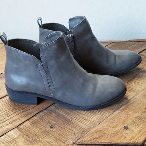american rag varya ankle booties
